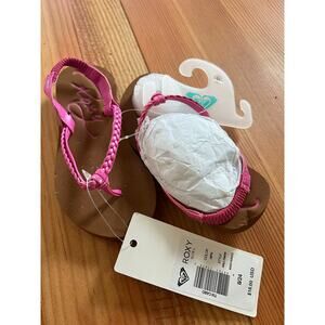 Roxy girl size 8 / 24 pink flip flop with strap a